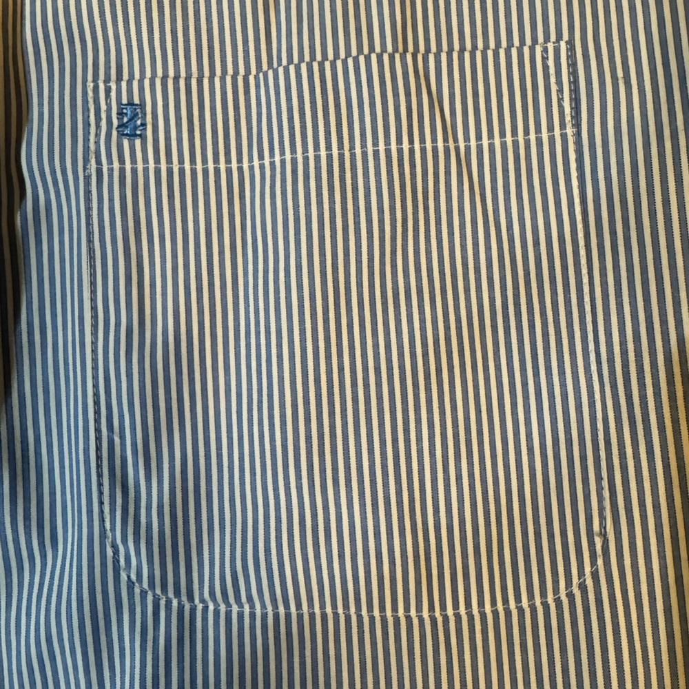 IZOD Men's Blue Striped Button Up Short Sleeve Shirt NWOT - Picture 3 of 10